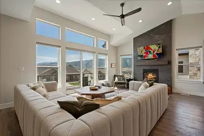 Image de Mountain Art Retreat | Ski Escape | Hot Tub |Games