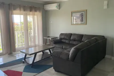 Luxury unit close to airport, shopping, restaurants, & entertainment.
