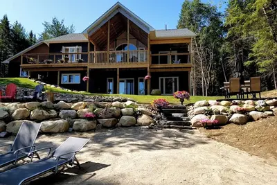 Image de Groom/Lynx lake Retreat Kearney, Ontario. \nRelax in our walkout ground level apt.