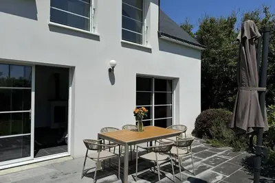 Maison au calme, jardin, 4 min à pied plage