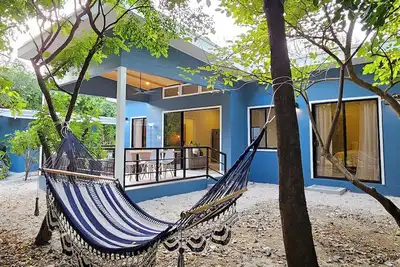 Image de New Ocean House w/Pool, 500ft from the Beach