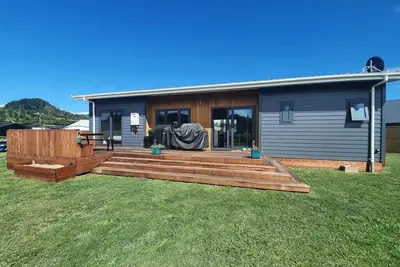 Image de Hosts on the Coast Admirals Gold