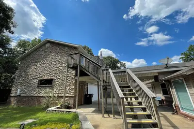 Image de Spacious Cottage in Rogers. Central: bike trails, restaurants, work, everything!