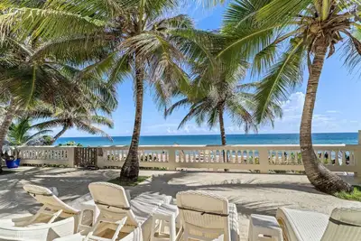 Image de Sandy Beach Villa - Spectacular setting on the beach