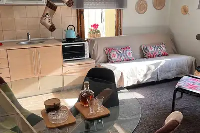 Image de Maison d'hôtes néoclassique au rez-de-chaussée avec jardin et parking privé