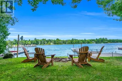 Image de Muskoka Honey Harbour Private Lake Front with Hot Tub!