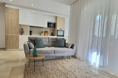 Image de Two bedroom apartment moments from the beach