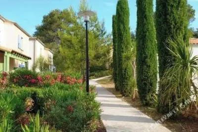 Image de Maison calme en nature avec piscine et parking