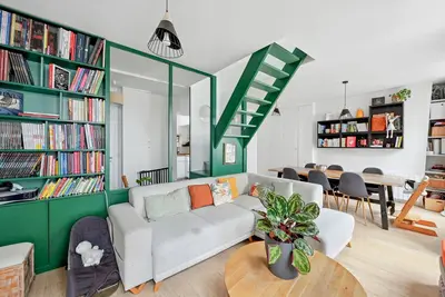 Image de Charismatic Living, by Veeve