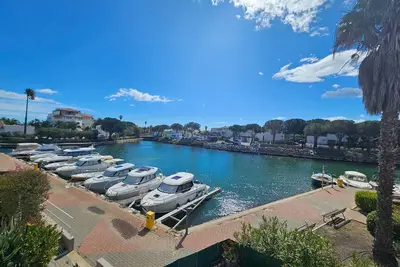 Image de Appartement pour 4 à Saint-Cyprien avec vue sur Marina et parking