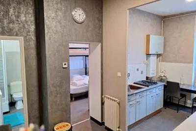 Image de T2 calme et confortable - proches commodités, entreprises et parc des combes