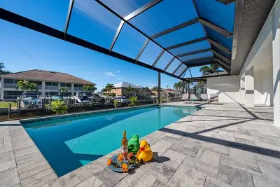 Image de Luxury Villa Rossi in modern design with saltwater pool on the canal build 2023