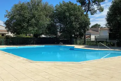 Image de Villa avec piscine collective à St palais sur mer