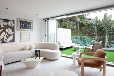 Image de Waves of Calm, Tamarama Isyd