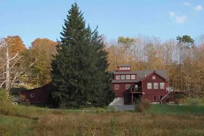 Image de Cheever Hollow Farm  an essential retreat central to Lenox and the Berkshires