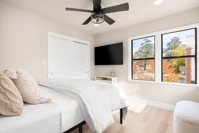 Image de Cozy 2 Bedroom l Downtown Lodi l Modern