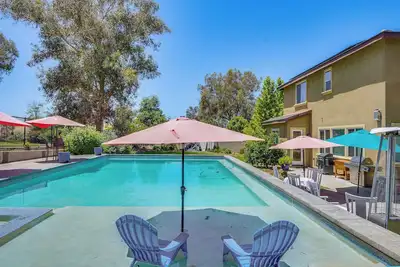 Image de Rio Bravo Country Club Home in Bakersfield w/ Pool