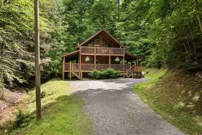 Image de Cabin for Rent in the Smokey Mountain-Hidden Joy