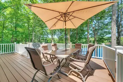 Image de Cozy Long Pond Winter Retreat: Waterfront Gem!