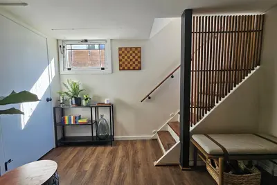 Image de Eclectic Artist Flat: Great midpoint between Seattle, Tacoma, and National Parks