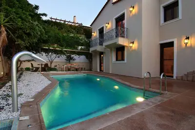 Image de Exquisite Athens Apartment | Elysian Penthouse | 2 Bedrooms | 360° Balcony with Impressive Sea Views | Varkiza