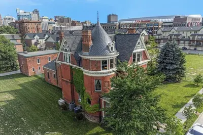 Image de David C. Whitney Mansion