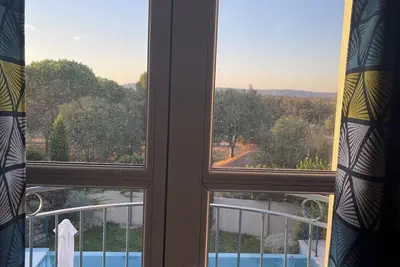 Image de Villa avec piscine à débordement, à 15 mn de la mer!