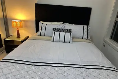 Image de Bienvenue dans votre escapade idéale à Kingswood! 2 Bed room Luxury Apartment