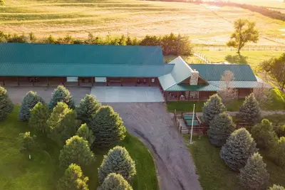 Image de Secluded and spacious retreat in western Nebraska. \nPet-friendly!