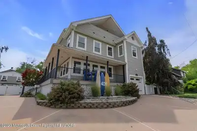 Image de Beautiful Bayfront large Beach Home minutes from the beach