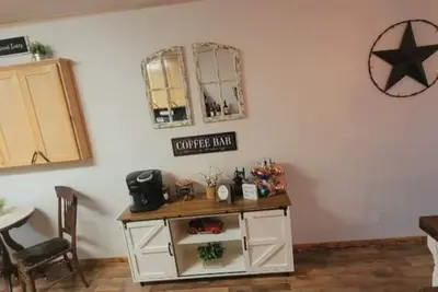 Image de Randy's Place - Beautiful 4br W/Private Hot tub!