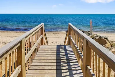 Image de Beachfront Escape in Dennis Port