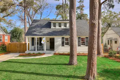 Image de Available Masters 2025! On the Hill! Renovated 4Br3Ba historic neighborhood