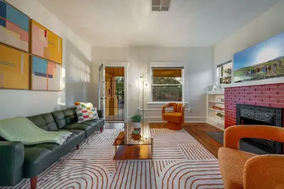 Image de Close to UofA / 1 Br 1 Ba / Unique / Patio & Porch