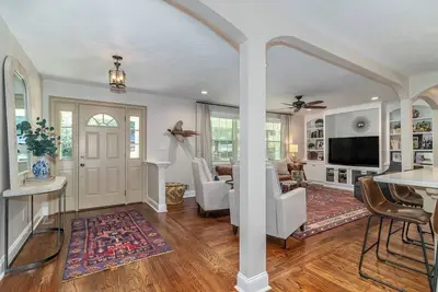 Image de \"Golden Bear Ranch\" Classic Augusta 1-Story Home 1 mile to Course