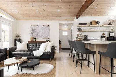 Image de Echos Edge Lakeside Cottage - Cozy Seculded Retreat 3 Bedroom 1 Bathroom