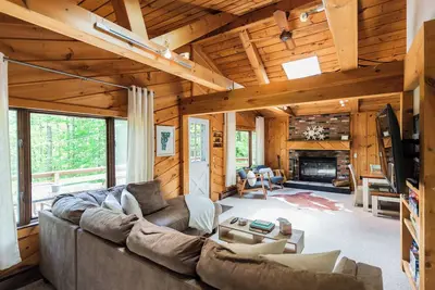 Private Chalet: walk to hiking/biking trails and golf course