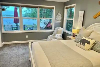 Image de Twin Pines Retreat. Single level 1bd/1ba, lakefront