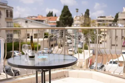 Image de Homey Serenity Kiryat Haim Apartment by Sea N Rent