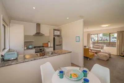 Image de Hosts on the Coast Cosy on Catherine