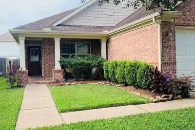 Image de Three bedroom home, pets allowed.