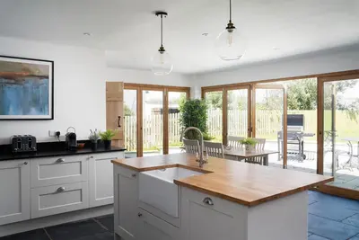 Image de Spacious 4-Bed Cottage with Garden & Pet-Friendly