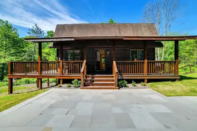 Image de Creekside Cabin in Bainbridge w/ Wraparound Deck!