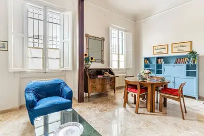 Image de Bright 74 sqm apartment, perfect for 4 people, located on the ground floor of an ancient building Without a lift (steps to access it). The accommodation is located in the Campo di Marte district, renowned for hosting the Artemio Franchi Stadium and the C