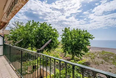 Sicily Beachside Apartment - 1 Minute to the Shore