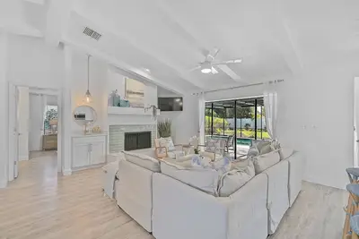 Image de Cozy Casa Azul: Near Beach & Shopping, Pool, Lanai