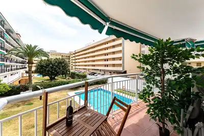 Image de Emplacement parfait 3 chambres 2 salles de bain, parking, piscine Ref048