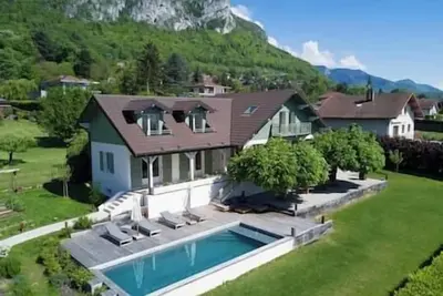 Image de Villa de la Plage, piscine privée, 2mn du lac et tennis