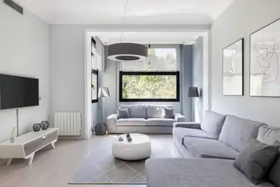 Image de Stunning 4 Bedroom Apartment with balcony on Avenida Diagonal, Eixample Area\n