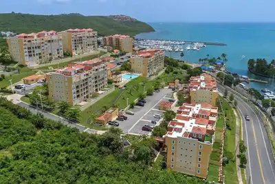 3b2b Apt w Marina View +3 Pools